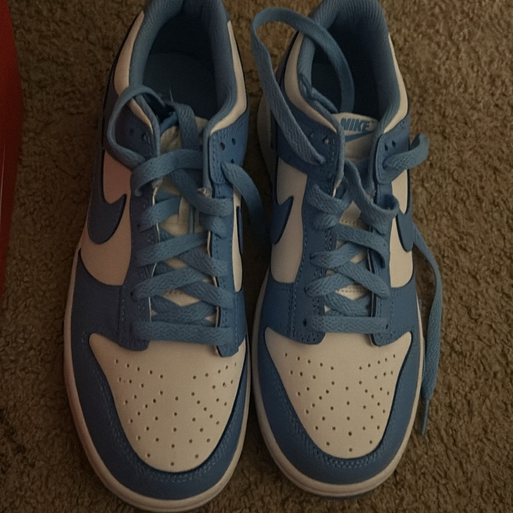 University blue dunks 6.5 GS - Picture 4 of 4